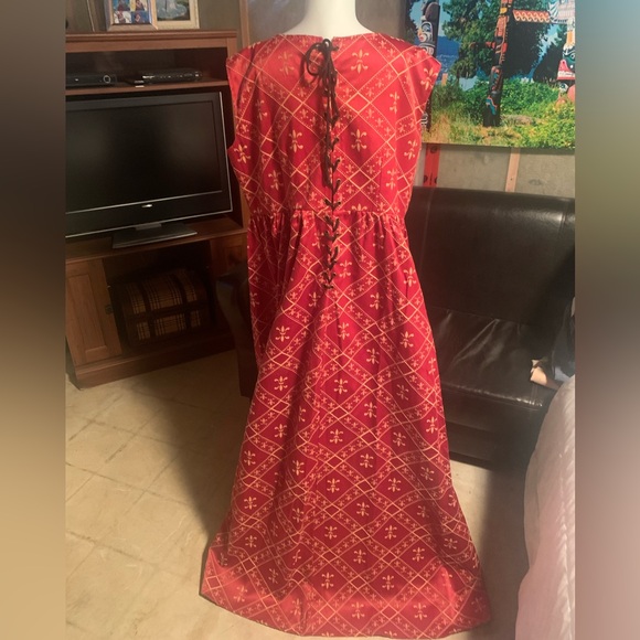 Rick red and gold gown. Plus size XXL.  Corset back. - Picture 3 of 9